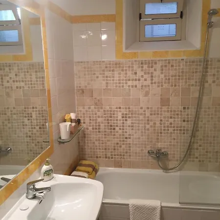 Bed & Breakfast Felicidade Loule