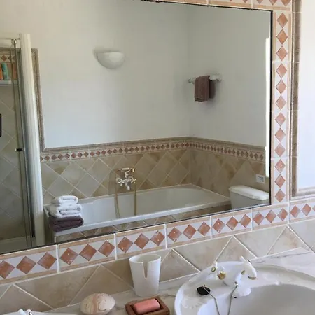 Bed & Breakfast Felicidade *